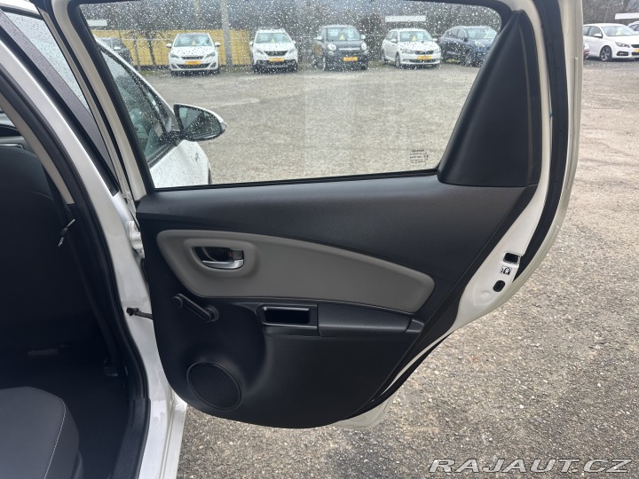 Toyota Yaris 1.5 Hybrid 74kW/1MAJ/77ti 2019