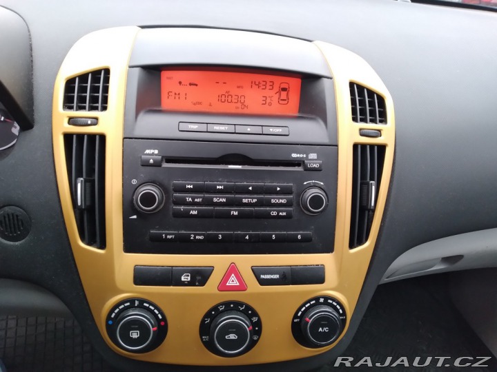 Kia Ceed 1.4 16V KLIMA,ČR 2007