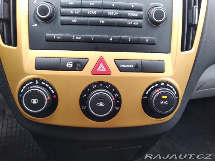 Kia Ceed 1.4 16V KLIMA,ČR 2007