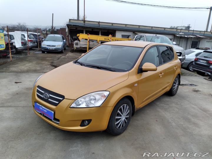 Kia Ceed 1.4 16V KLIMA,ČR 2007