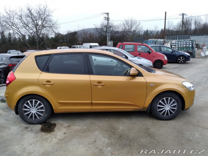 Kia Ceed 1.4 16V KLIMA,ČR 2007