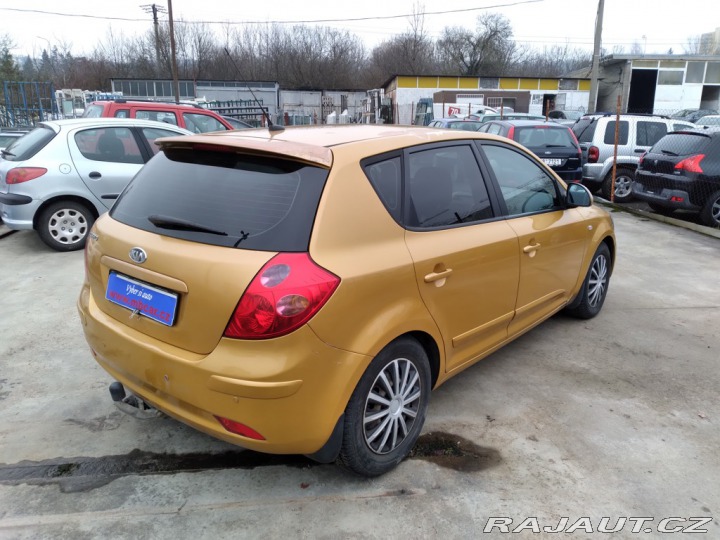 Kia Ceed 1.4 16V KLIMA,ČR 2007