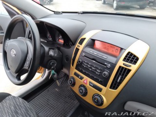 Kia Ceed 1.4 16V KLIMA,ČR 2007