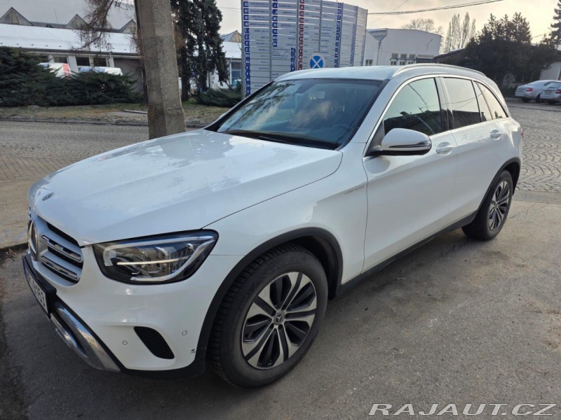 Mercedes-Benz GLC 220 D 4 MATIC ČR 1.MAJITE