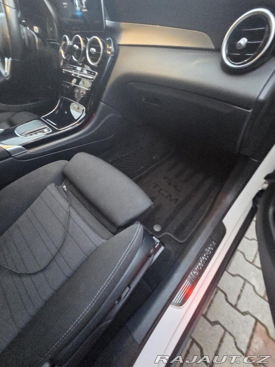 Mercedes-Benz GLC 220 D 4 MATIC ČR 1.MAJITE 2020