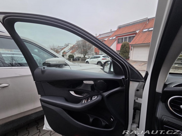 Mercedes-Benz GLC 220 D 4 MATIC ČR 1.MAJITE 2020