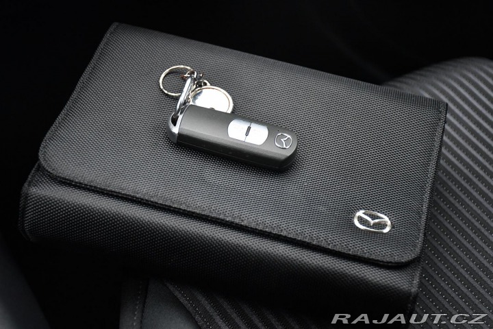 Mazda 3 1.5SKYACTIV-G REZERVACE 2016