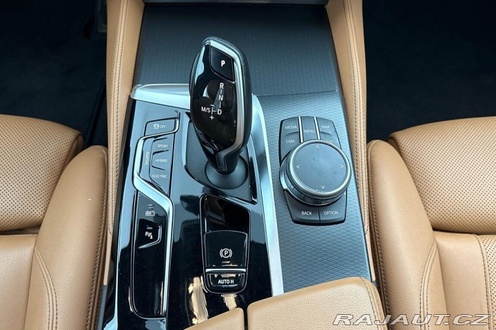 BMW 5 545e xDrive 2022