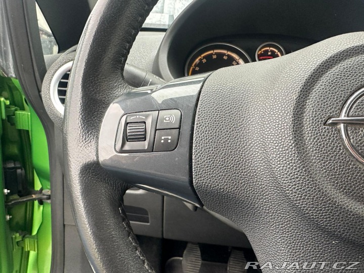 Opel Corsa 1.4i, 74KW, 111 EDITION 2013