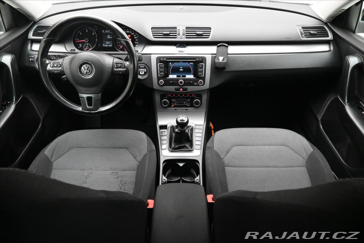 Volkswagen Passat 1,6 TDI 77 kW Navi Záruka 2011