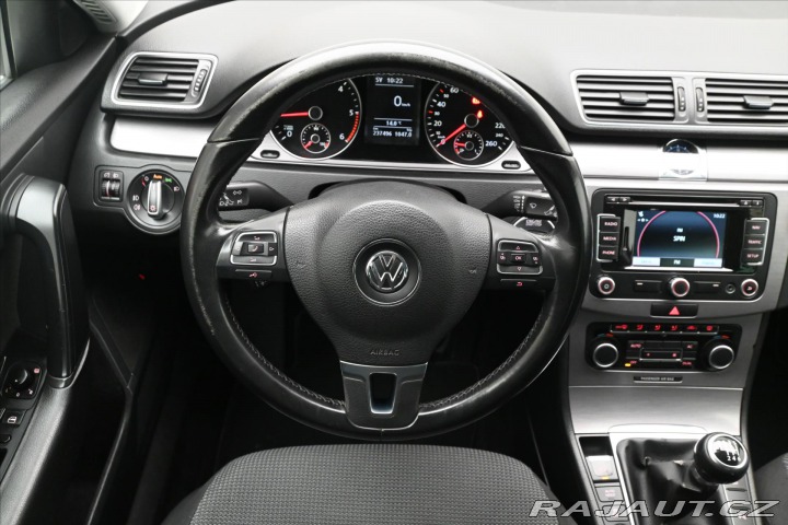 Volkswagen Passat 1,6 TDI 77 kW Navi Záruka 2011