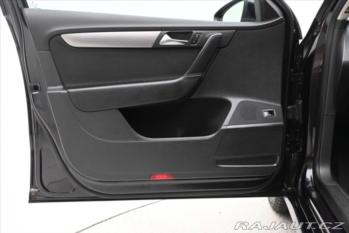Volkswagen Passat 1,6 TDI 77 kW Navi Záruka 2011