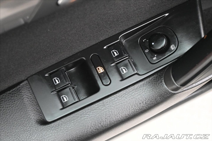 Volkswagen Passat 1,6 TDI 77 kW Navi Záruka 2011