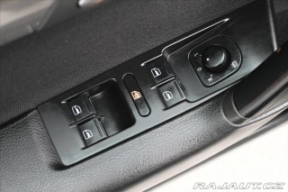 Volkswagen Passat 1,6 TDI 77 kW Navi Záruka 2011