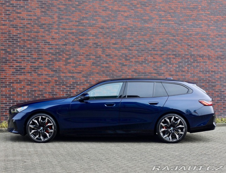 BMW 5 Touring  550e  xDrive M S 2025