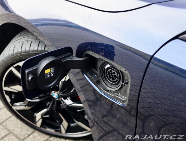 BMW 5 Touring  550e  xDrive M S 2025