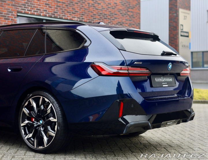 BMW 5 Touring  550e  xDrive M S 2025