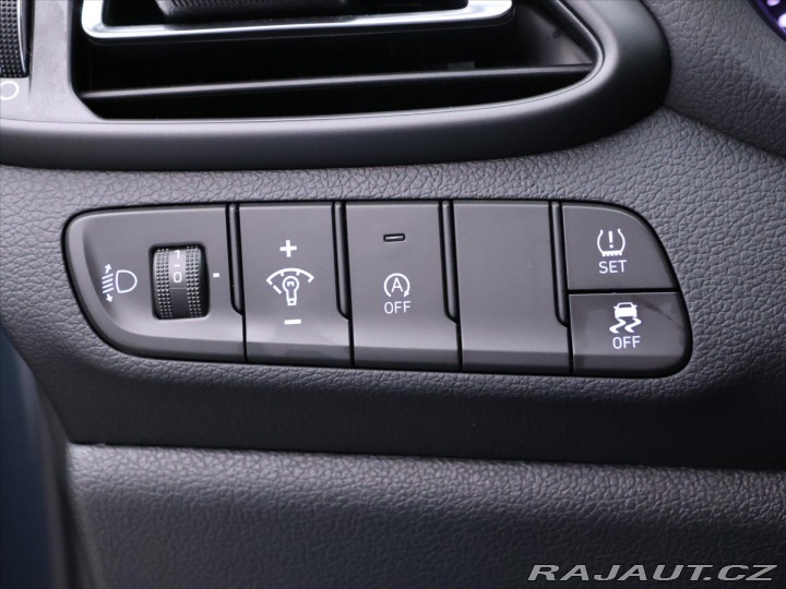 Hyundai i30 1,5 T-GDI 117kW Smart Aut 2022