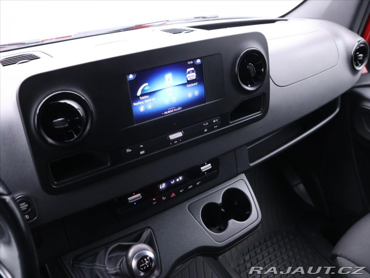 Mercedes-Benz Sprinter 2,0 CDI L2H1 CZ 8-Míst DP 2022