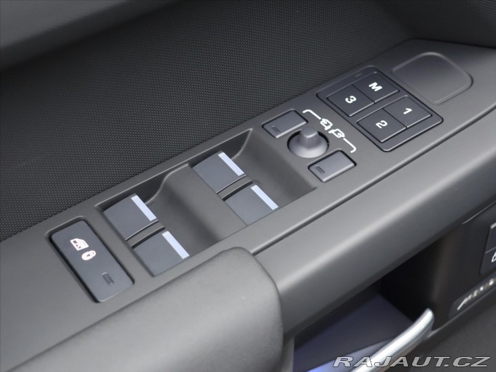 Land Rover Defender 5,0 110 P425 X-DYNAMIC CZ 2025
