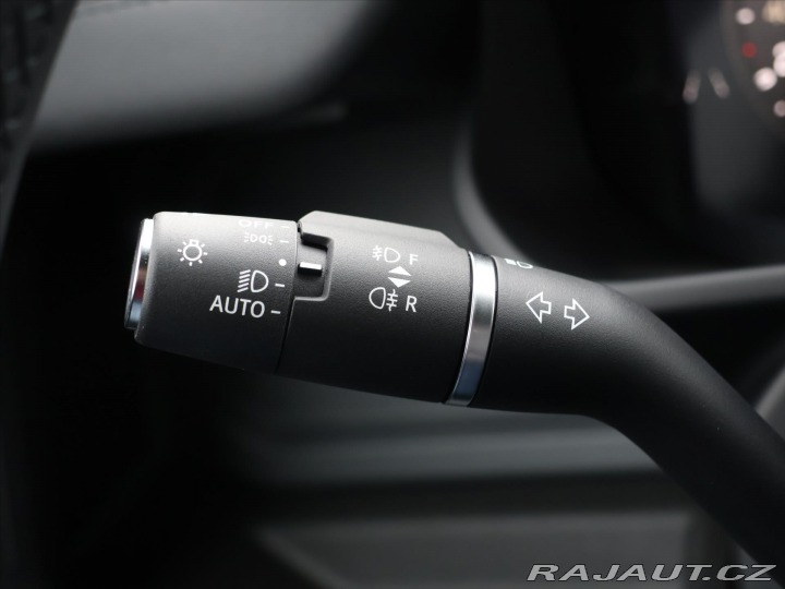 Land Rover Defender 5,0 110 P425 X-DYNAMIC CZ 2025