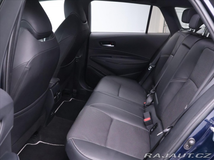 Toyota Corolla 2,0 HEV CZ Executive Spor 2024