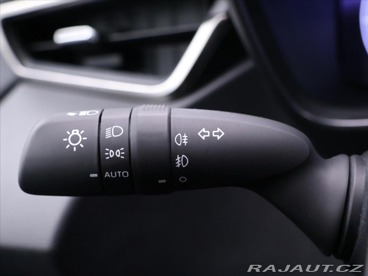 Toyota Corolla 2,0 HEV CZ Executive Spor 2024