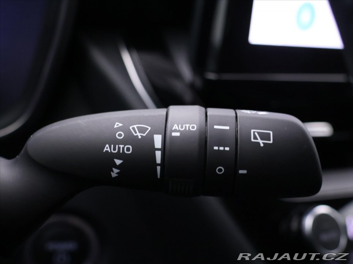 Toyota Corolla 2,0 HEV CZ Executive Spor 2024