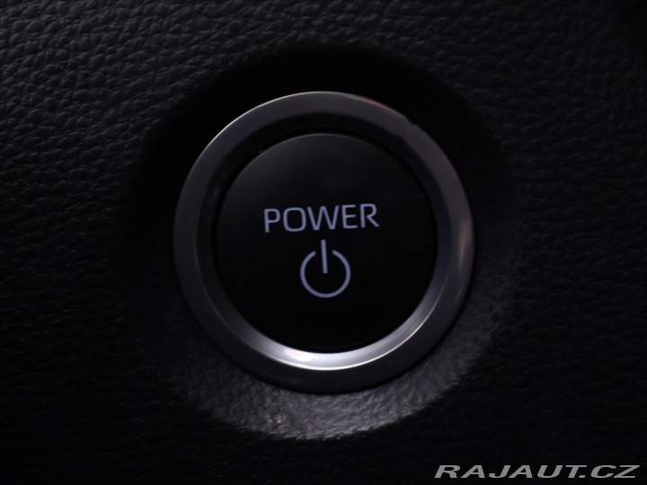 Toyota Corolla 2,0 HEV CZ Executive Spor 2024