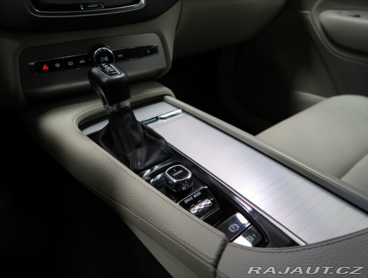 Volvo XC90 2,0 D5 AWD MOMENTUM 7 MÍS 2017