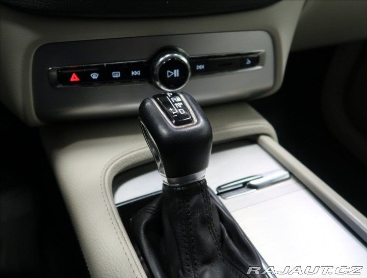 Volvo XC90 2,0 D5 AWD MOMENTUM 7 MÍS 2017