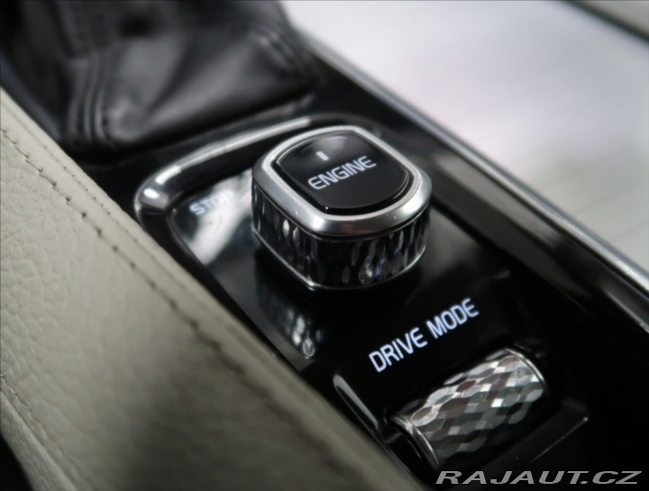 Volvo XC90 2,0 D5 AWD MOMENTUM 7 MÍS 2017