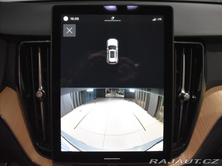 Volvo XC60 2,0 T6  Plus Dark 2025