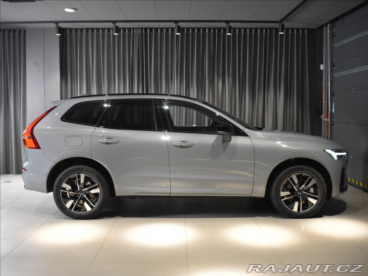 Volvo XC60 2,0 T6  Plus Dark 2025