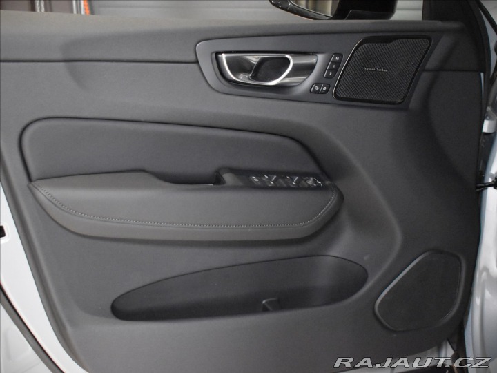 Volvo XC60 2,0 T6  Plus Dark 2025