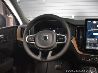 Volvo XC60 2,0 T6  Plus Dark 2025