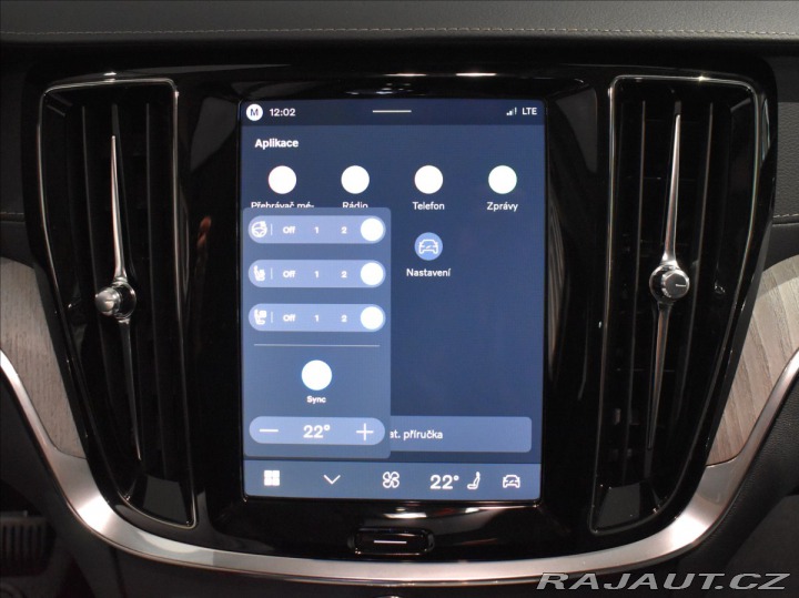 Volvo V60 2,0 B4  Ultra Dark 2025