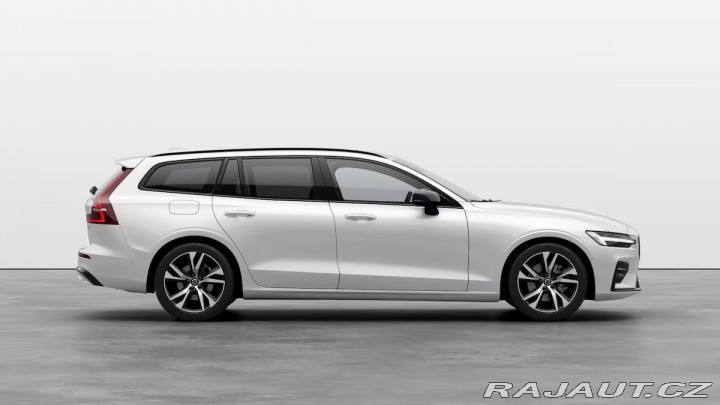 Volvo V60 2,0 B4  Ultra Dark 2025