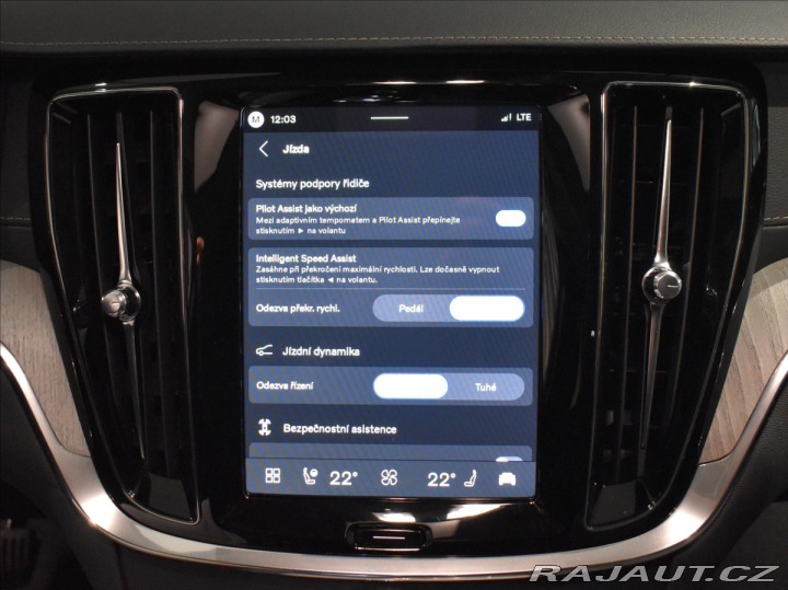 Volvo V60 2,0 B4  Ultra Dark 2025