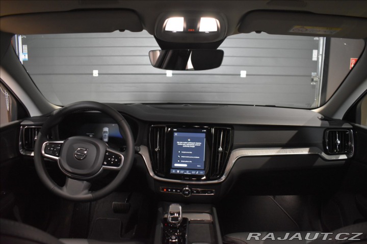 Volvo V60 2,0 B4  Ultra Dark 2025