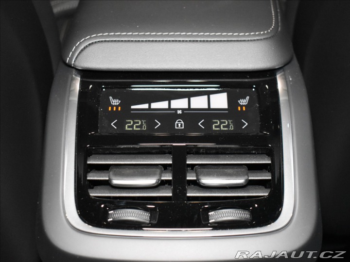 Volvo V60 2,0 B4  Ultra Dark 2025