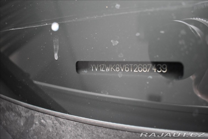 Volvo V60 2,0 B4  Ultra Dark 2025