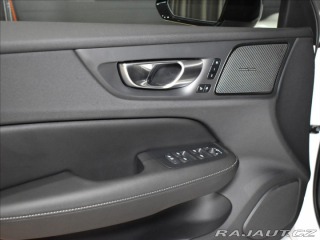 Volvo V60 2,0 B4  Ultra Dark 2025