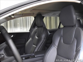 Volvo V60 2,0 B4  Ultra Dark 2025