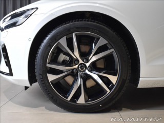 Volvo V60 2,0 B4  Ultra Dark 2025