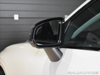 Volvo V60 2,0 B4  Ultra Dark 2025