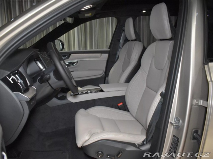 Volvo XC90 2,0 T8  Plus Dark 2026