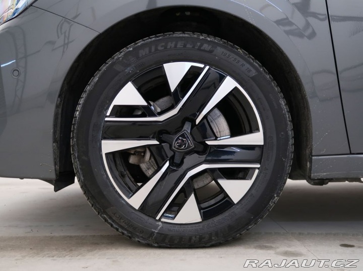 Peugeot 208 1.2HYBRID,CZ,1Maj,ALLURE, 1800