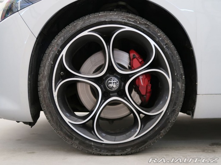 Alfa Romeo Giulia 2.0TURBO,CZ,1Maj,VELOCE,A 1800