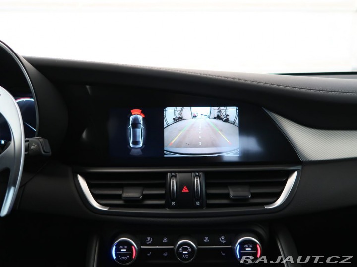 Alfa Romeo Giulia 2.0TURBO,CZ,1Maj,VELOCE,A 1800